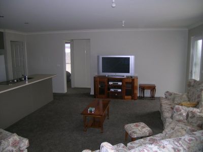 2/20 Madden Crescent, DEVONPORT, Devonport - Thumbnail 3