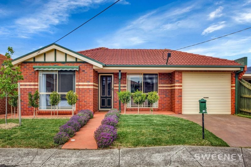 7 Oakes Court, Altona Meadows - Thumbnail 2