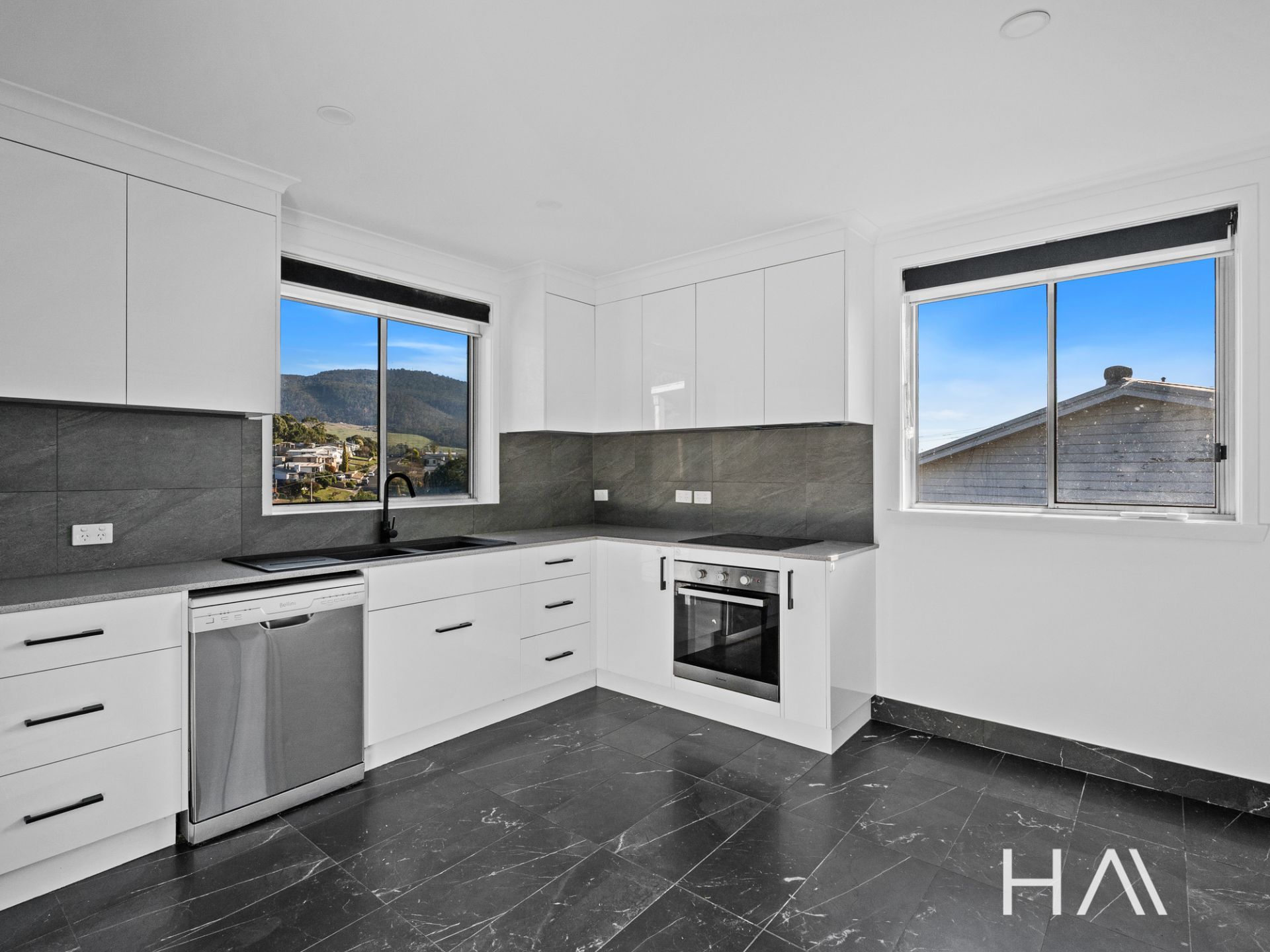 22 Milburn Place Glenorchy, Glenorchy - Thumbnail 4