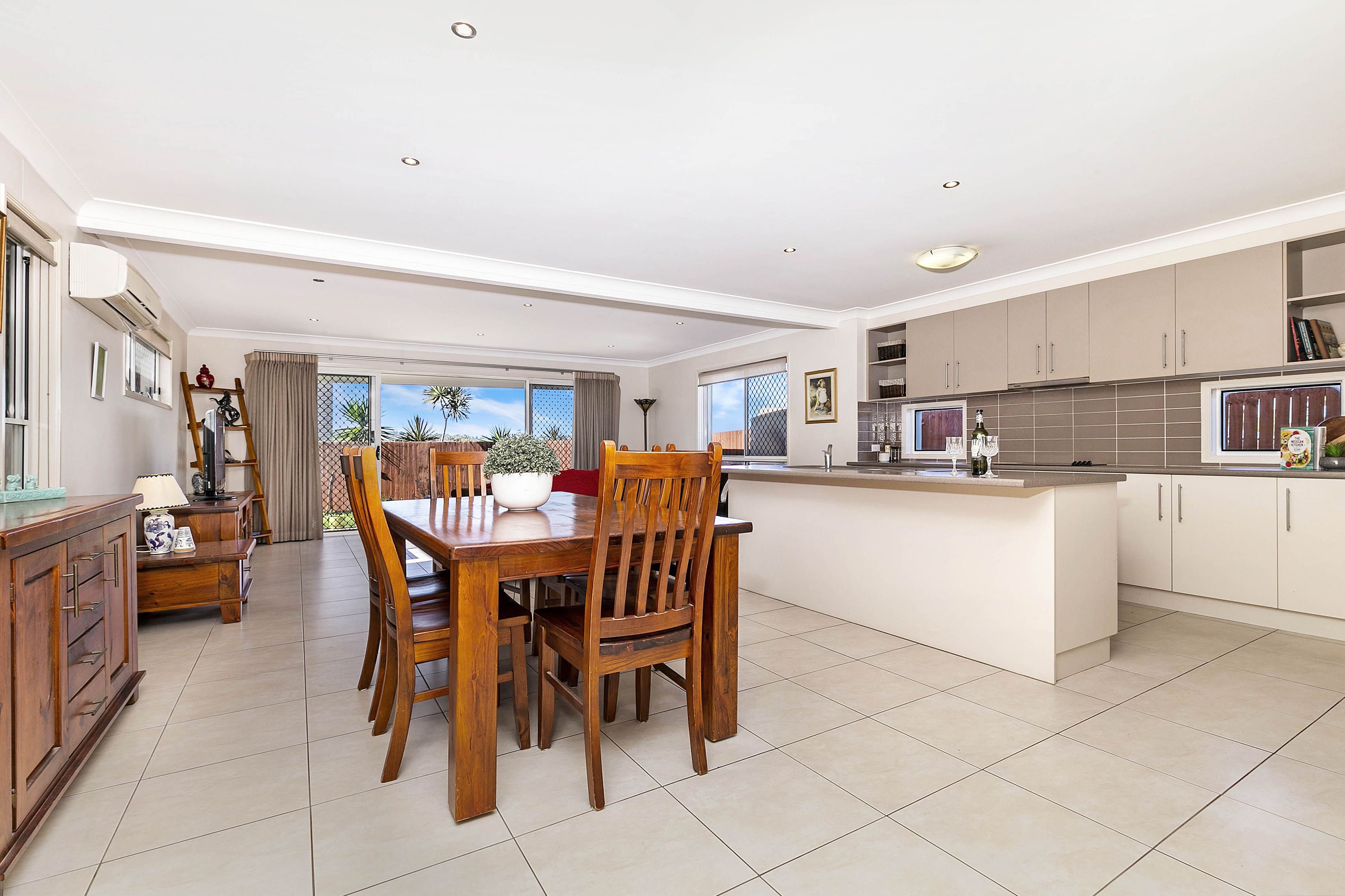 Real Estate For Sale 2/93 Daisy Hill Road DAISY HILL , QLD