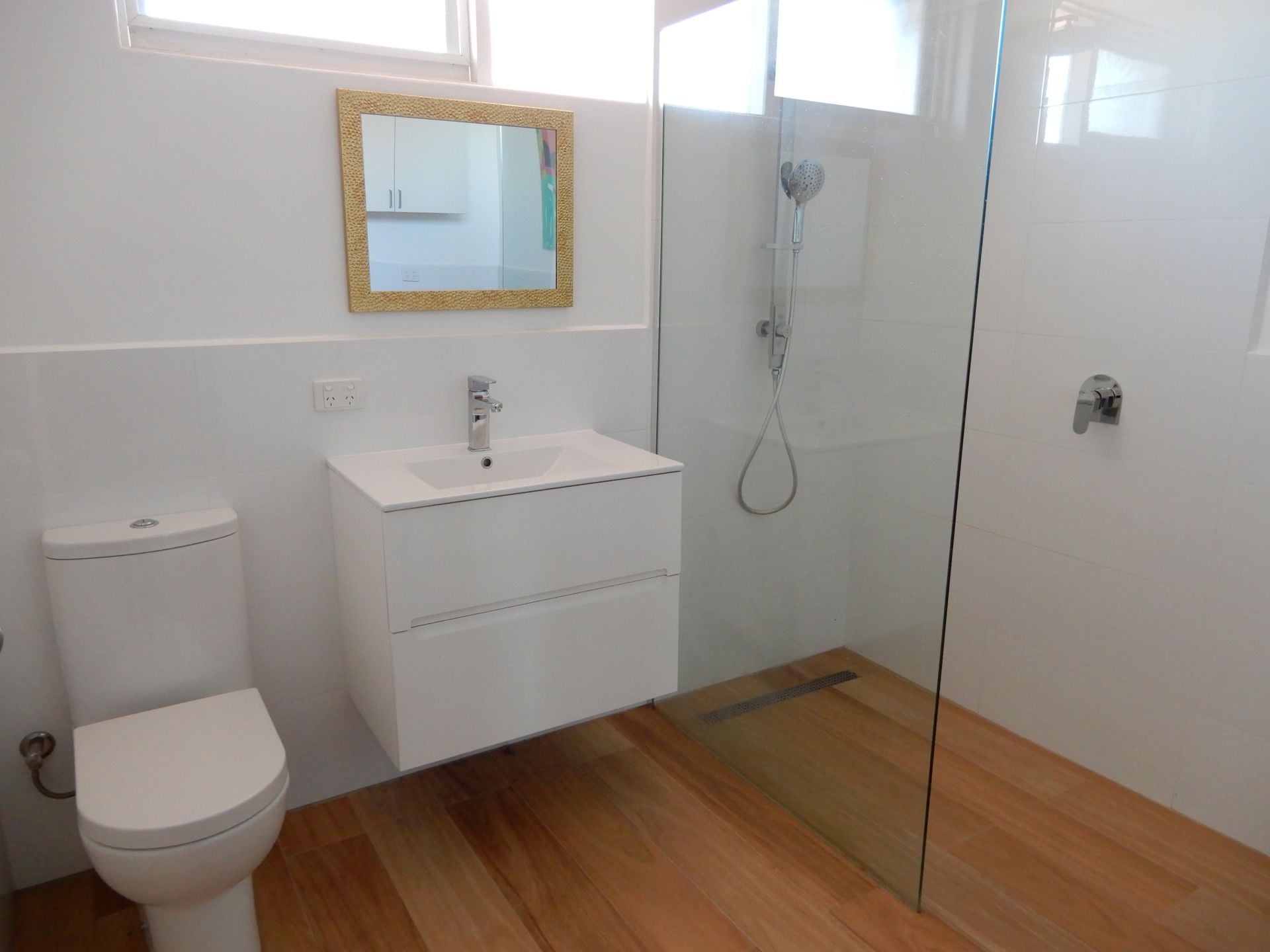 OUTSTANDING LOCATION, LUXURIOUS RENOVATION