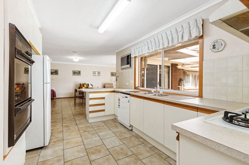 62 Tatman Drive, Altona Meadows - Thumbnail 6