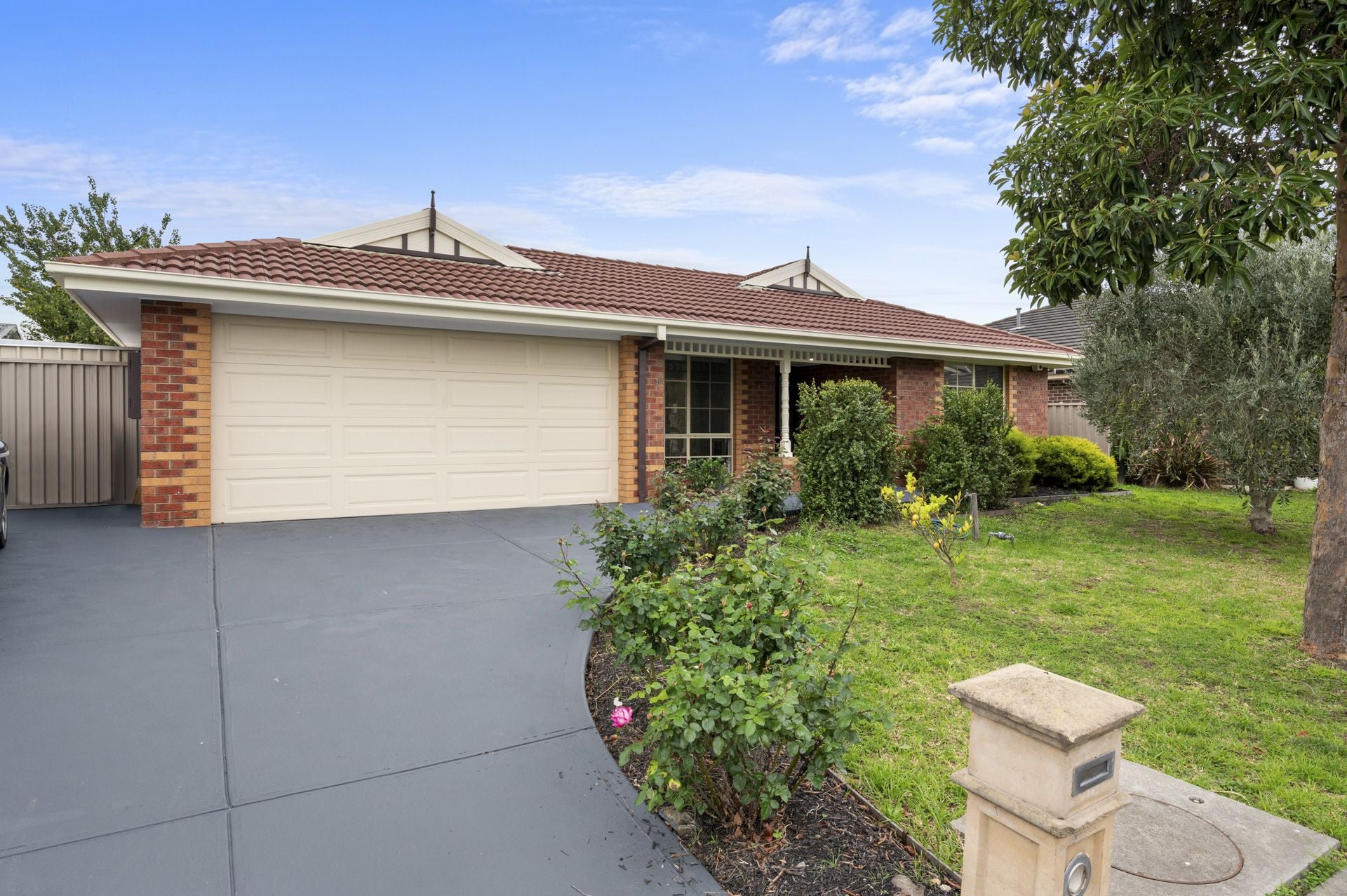 BEAUTIFUL FAMILY HOME- GREAT LOCATION