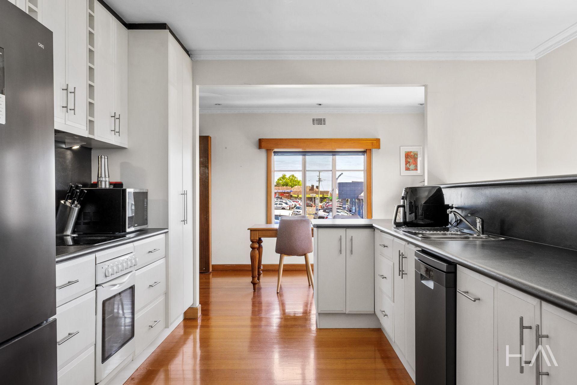 296 West Tamar Road Riverside, Riverside - Thumbnail 5