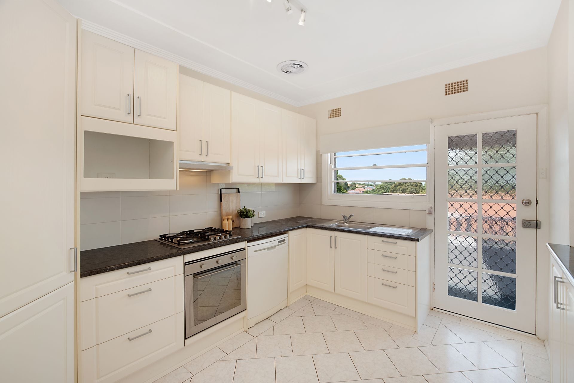 62 Gregory Parade Kotara NSW, Kotara - Thumbnail 6