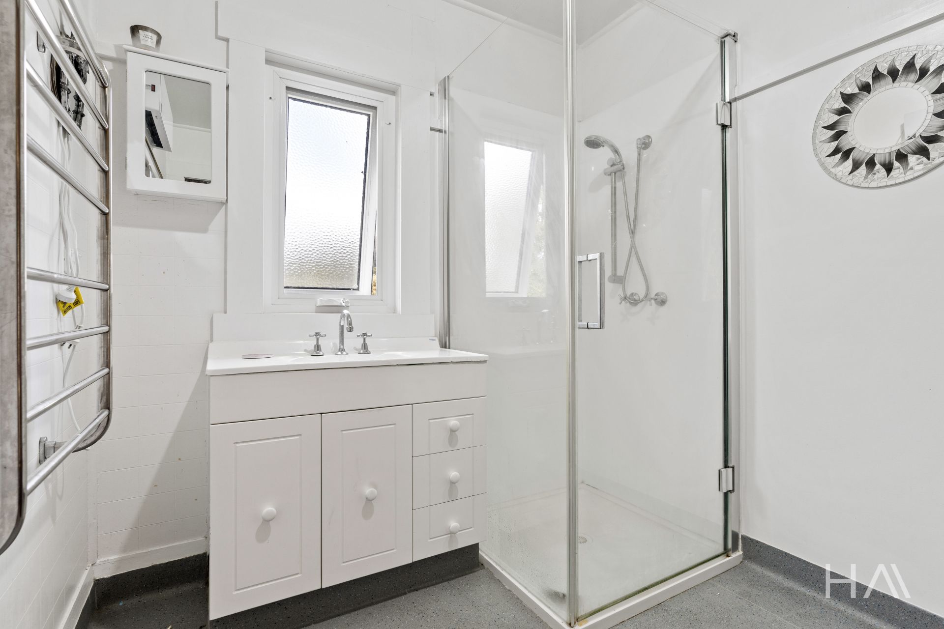 14 Gravelly Beach Road Blackwall, Blackwall - Thumbnail 6
