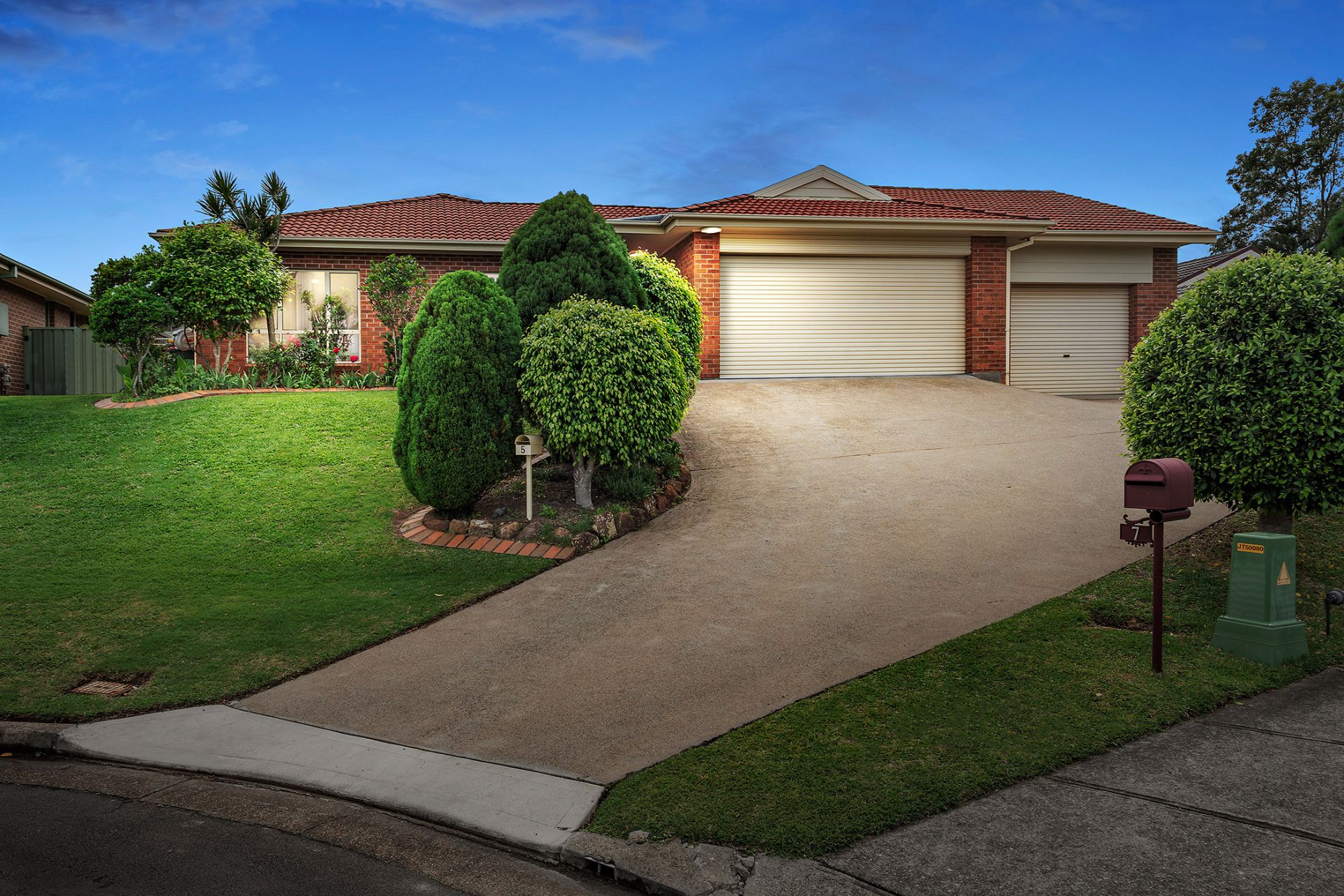 Real Estate For Sale 5 Mabellae Place Warabrook , NSW