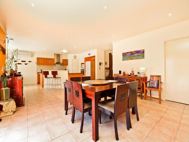 15 Macedon Close, Caroline Springs - Thumbnail 4