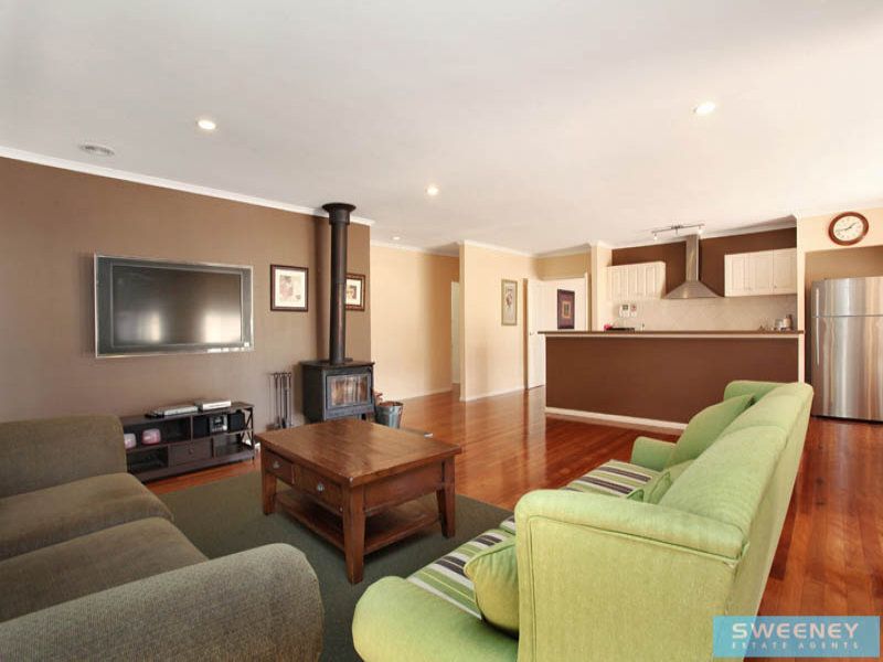 27 Dunstall Gardens, Caroline Springs - Thumbnail 6