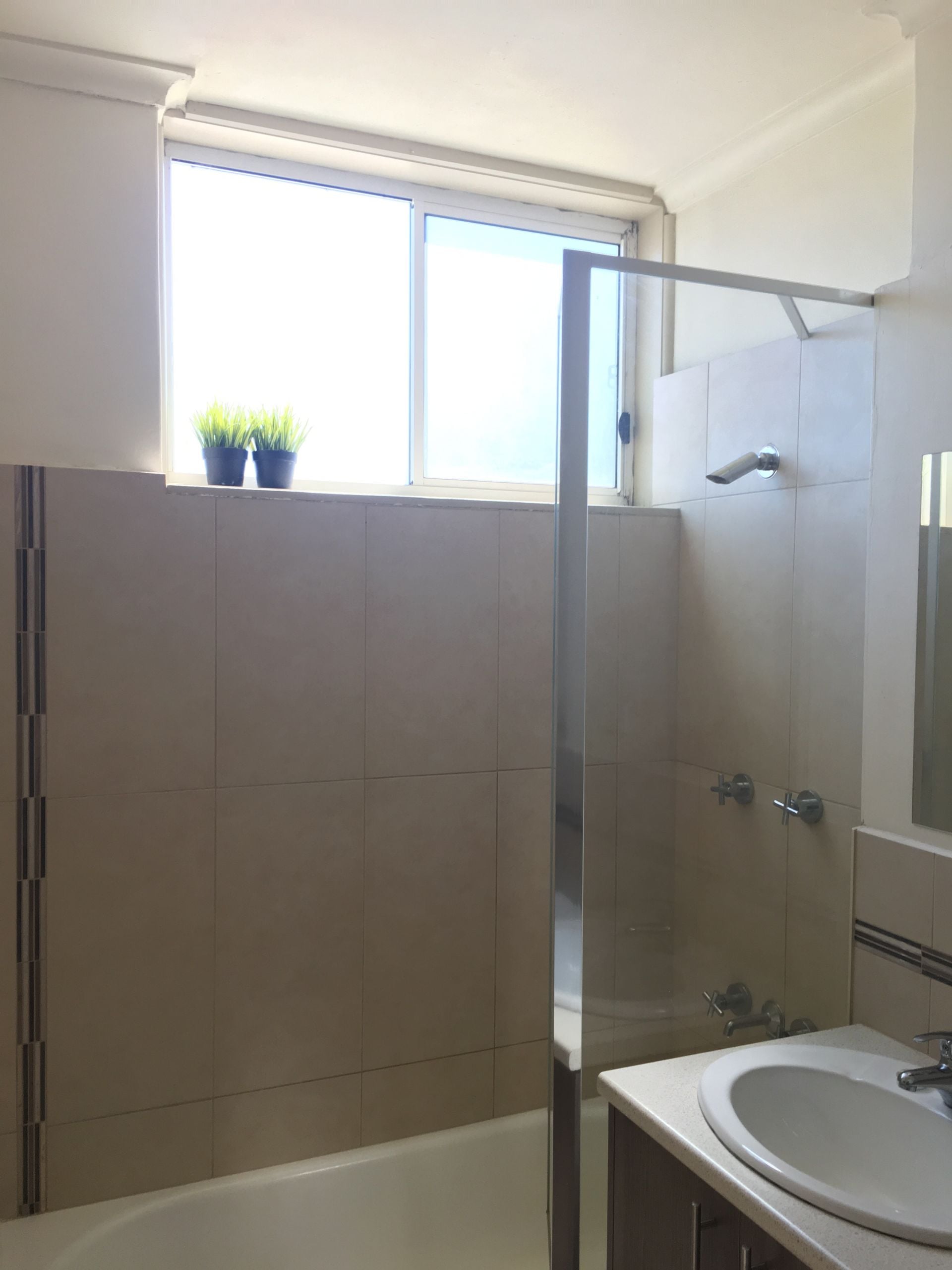 Bright, Spacious Top Floor Apartment