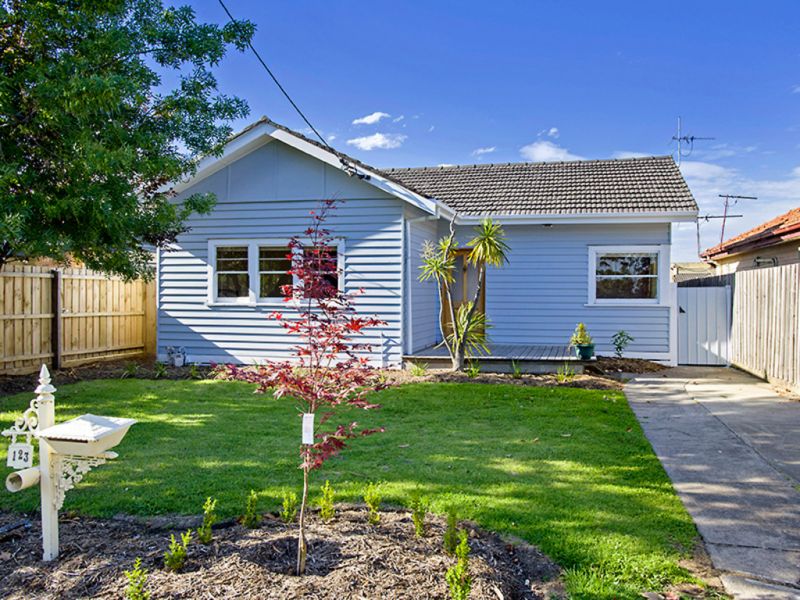 123 Railway Street North, Altona - Thumbnail 2