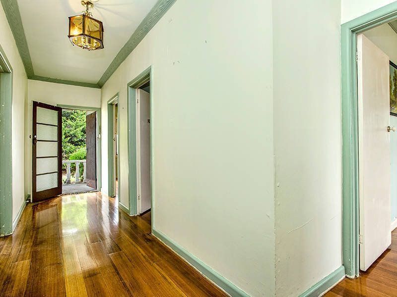 4 Viola Avenue, Brooklyn - Thumbnail 3