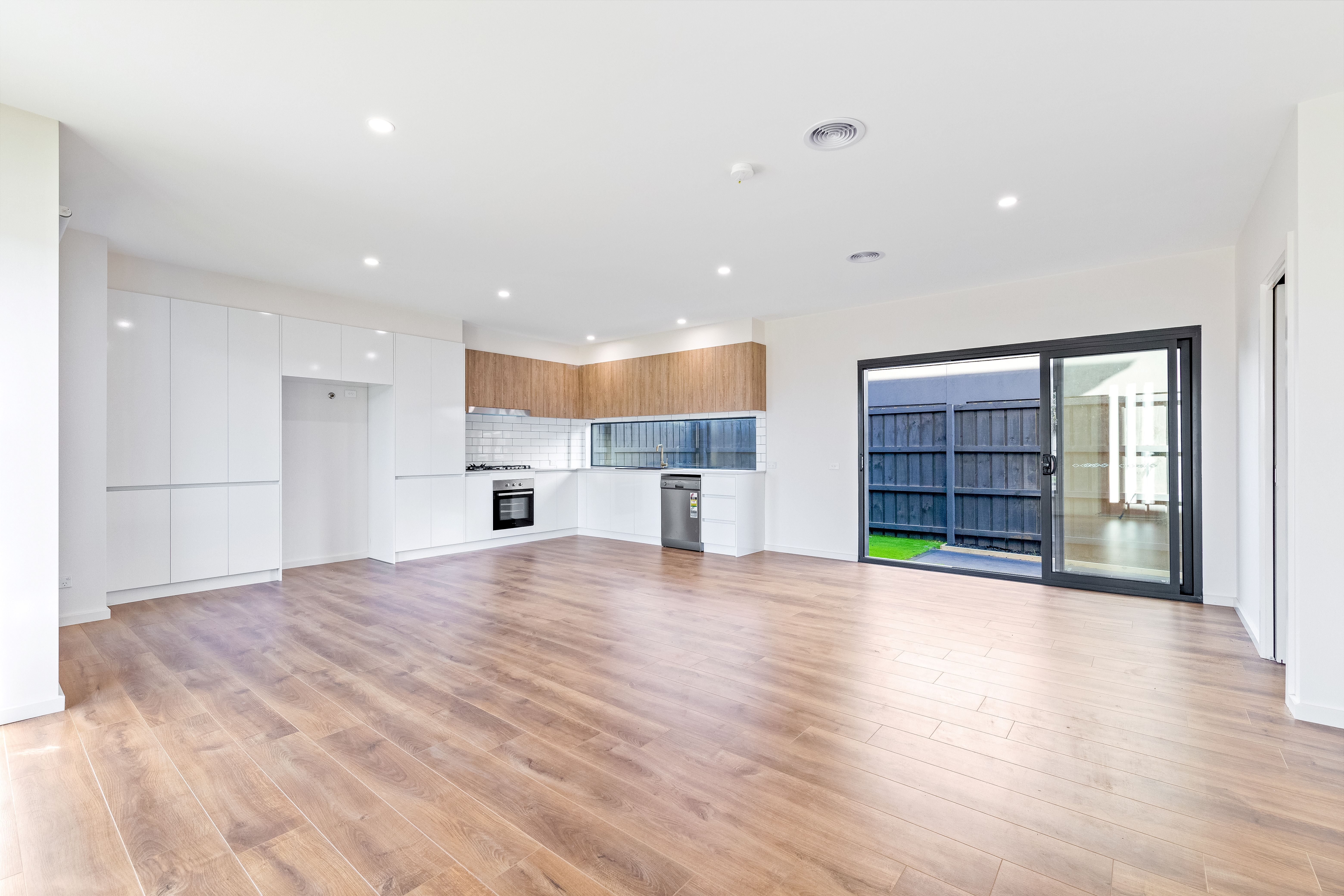 1/7 Richards Court Brooklyn VIC, Brooklyn - Thumbnail 3