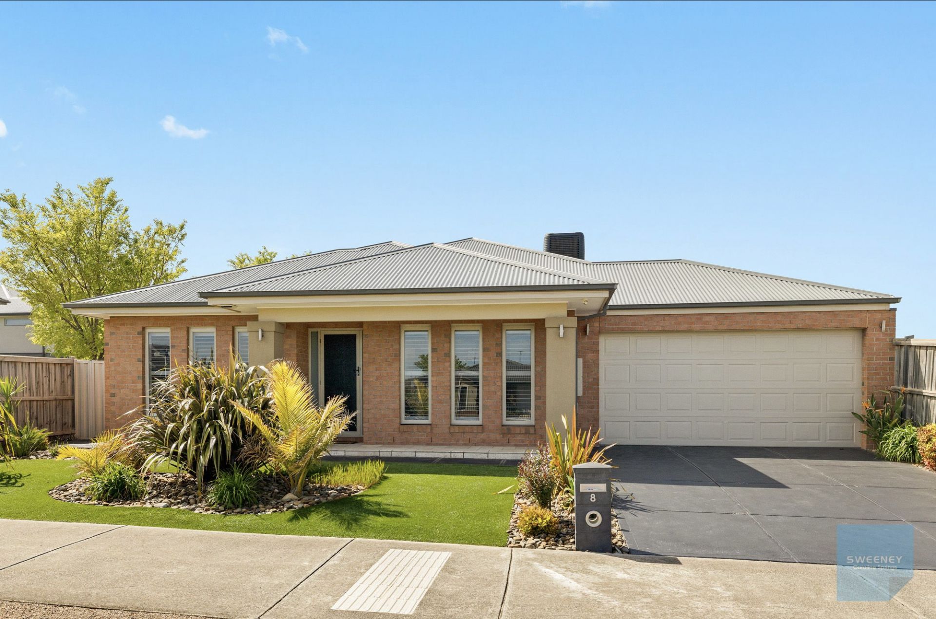 8 Pacific Boulevard, Taylors Hill - Thumbnail 2