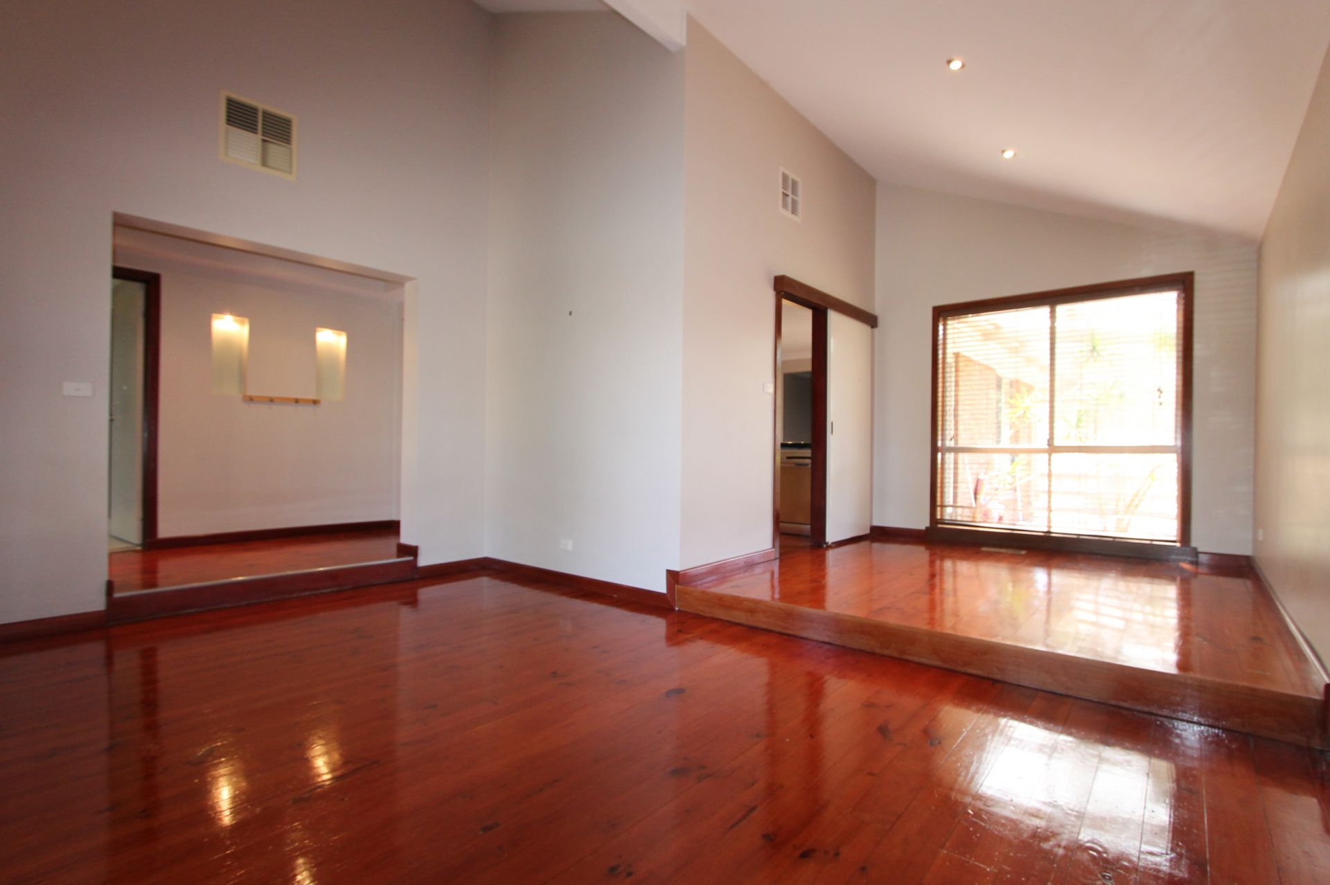 WARM & INVITING FAMILY HOME !!!