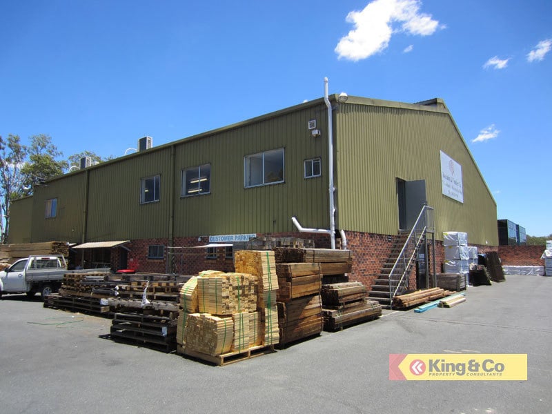 VERSATILE FREESTANDER PLUS YARD