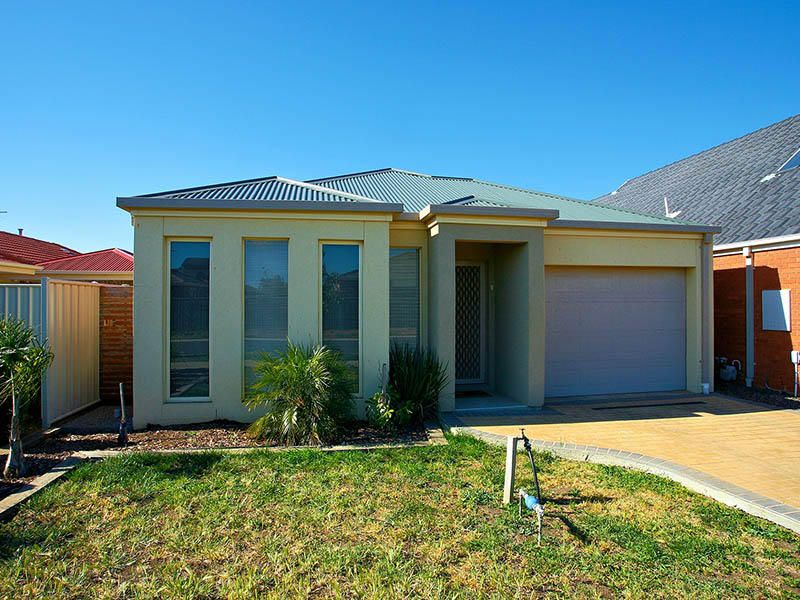 73 Grampians Way, Caroline Springs - Thumbnail 2