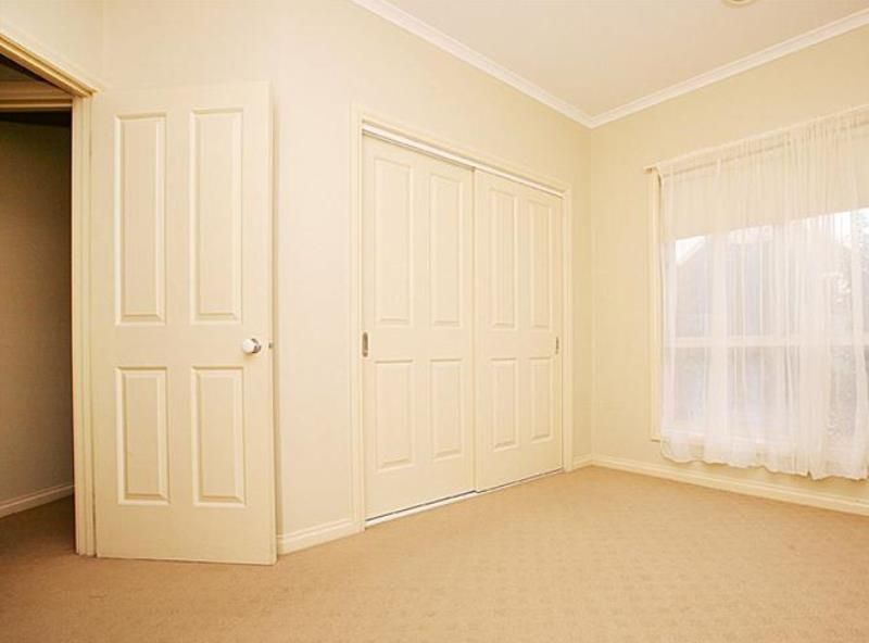 $300-320OPW LOOKING FOR A GREAT TENANT!