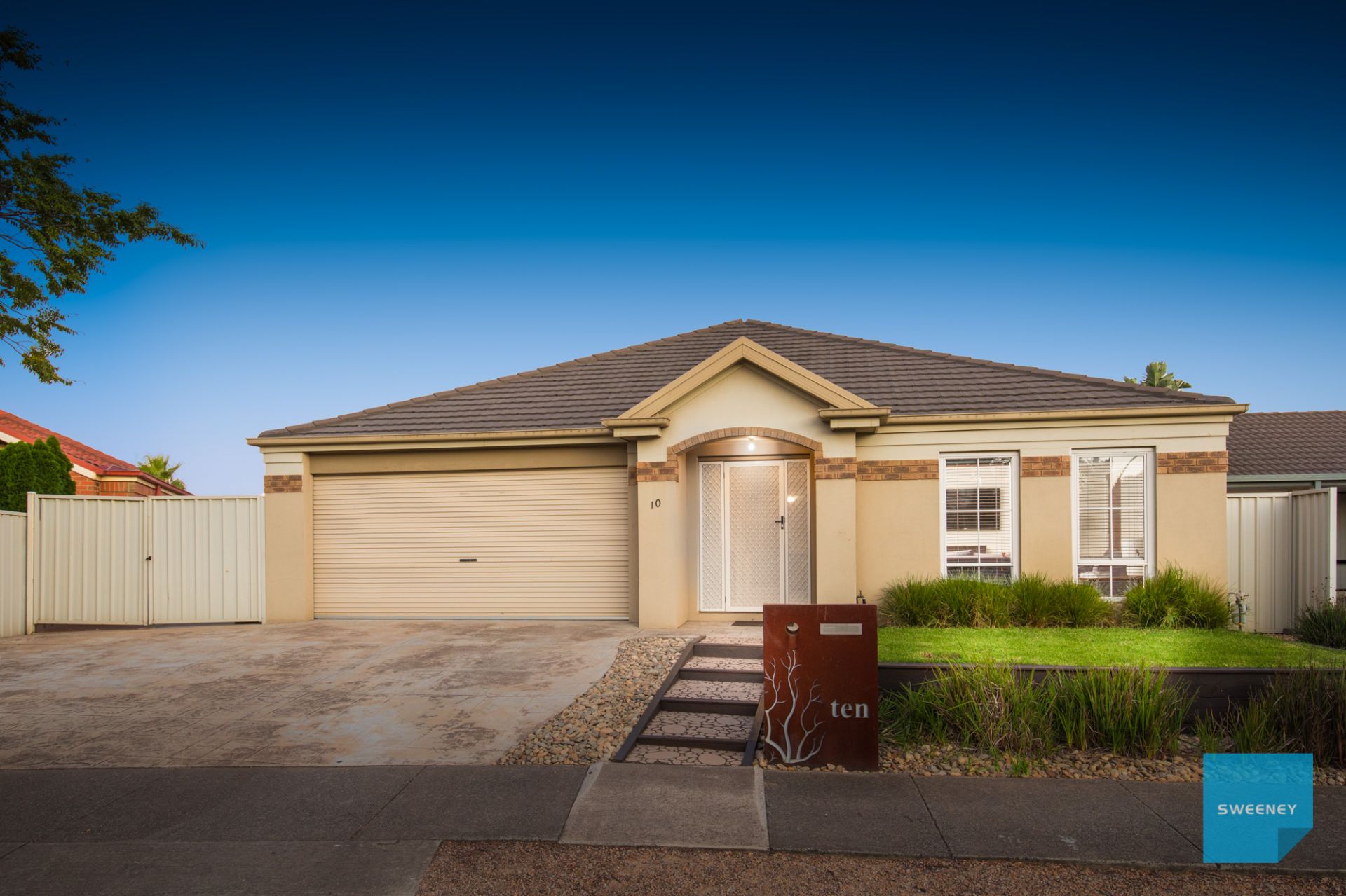 10 Lanaghan Avenue, Caroline Springs - Thumbnail 2