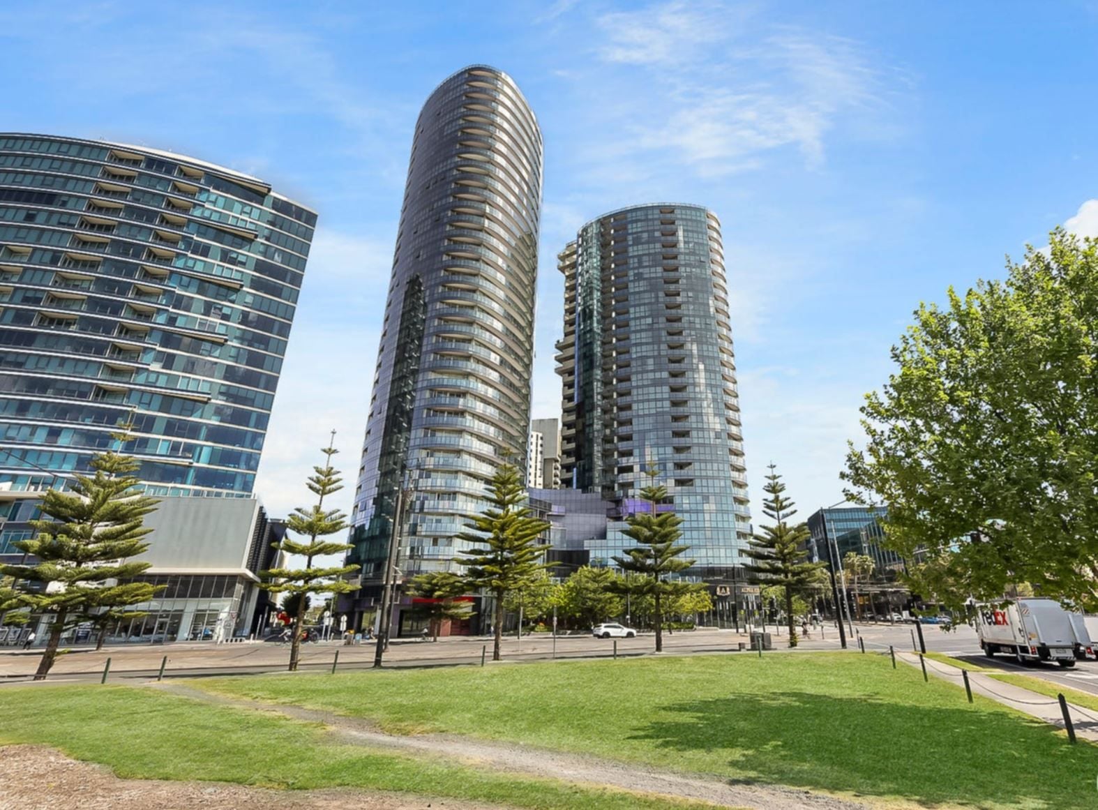 Luxe Harbourside Lifestyle - Fully Furnished