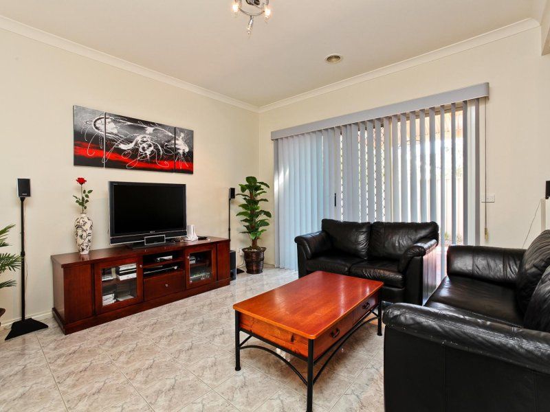 87 Springlake Avenue, Caroline Springs - Thumbnail 3