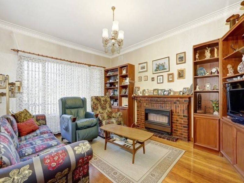 56 Stenhouse Avenue, Brooklyn - Thumbnail 3