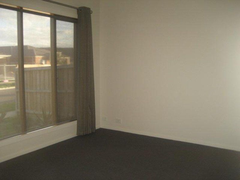Perfectly Positioned & Contemporary!
