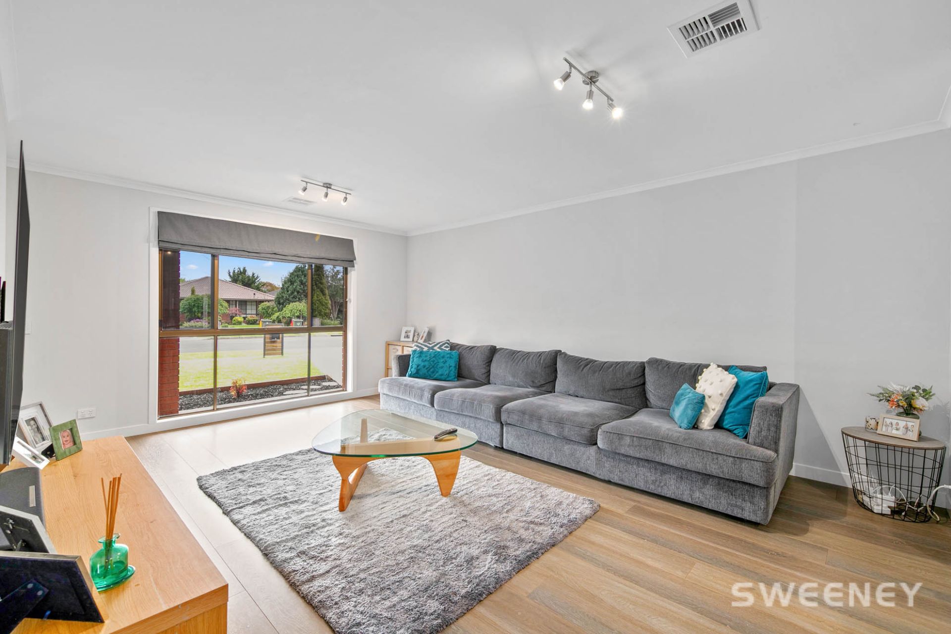 23 Knightsbridge Avenue, Altona Meadows - Thumbnail 4