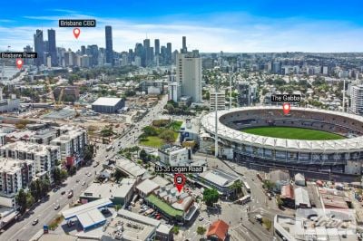 PRIME REFURBISHED RETAIL IN PREMIER BRISBANE RETAIL DISTRICT!