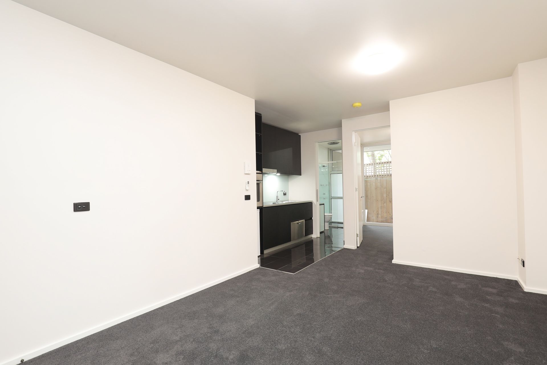 2/186 Barkly Street, St Kilda - Thumbnail 4