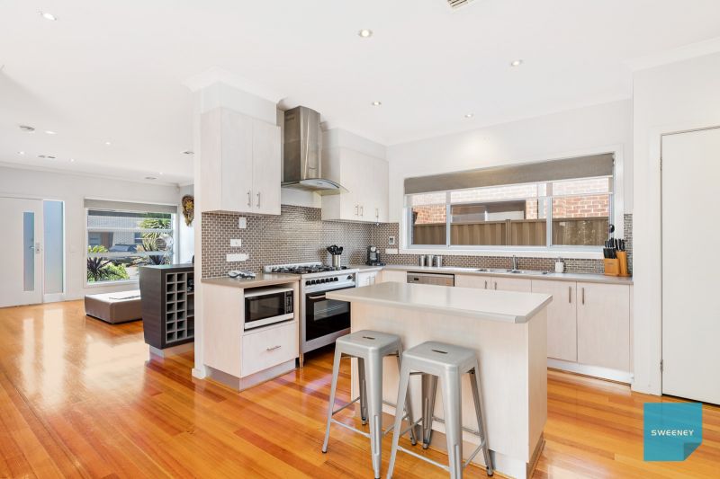 12 Chelsworth Place, Caroline Springs - Thumbnail 4
