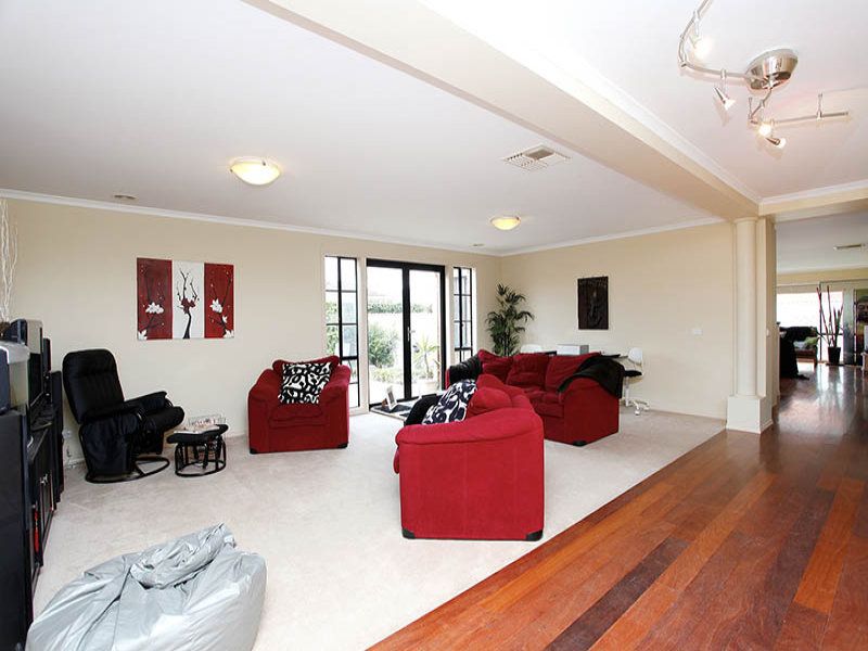 21 Ranmore Grove, Caroline Springs - Thumbnail 4