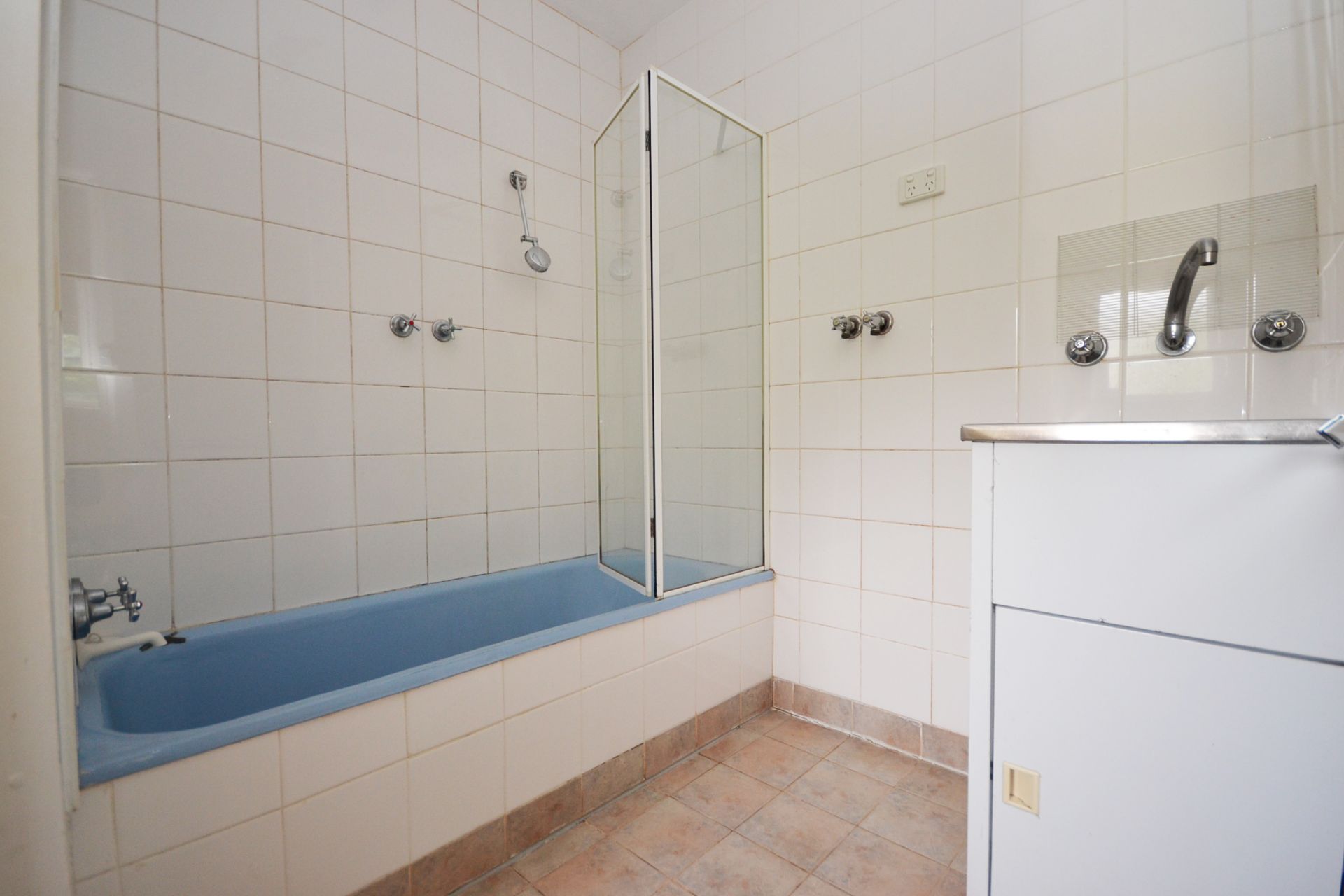 FABULOUS LOCATION & PRICED TO PLEASE