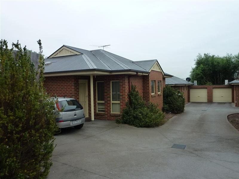 2/129 Dundas Street, Preston