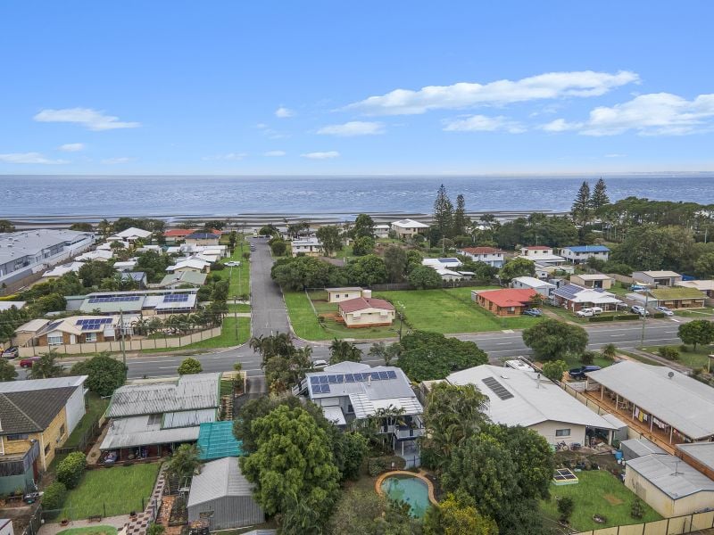 136 Bishop Road Beachmere QLD, Beachmere - Thumbnail 2