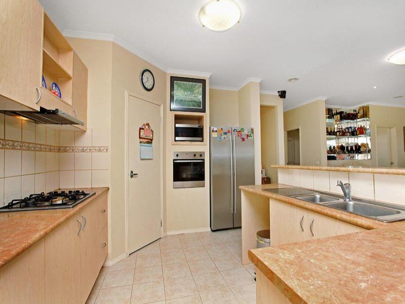 6 Earlswood Close, Caroline Springs - Thumbnail 4
