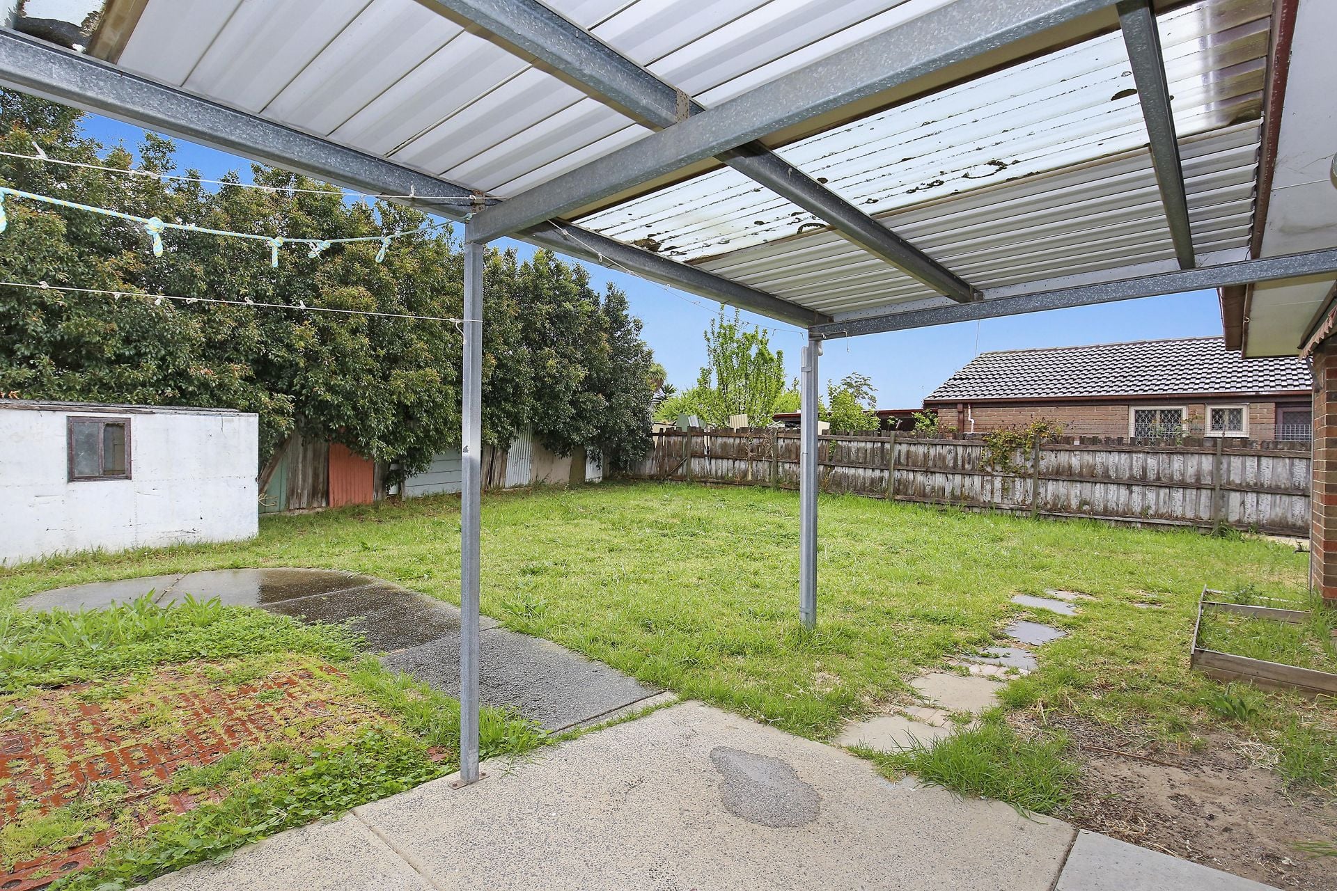 CONVENIENTLY LOCATED WITH A LARGE YARD   *Insp Sat 10th Nov @ 10:00am*