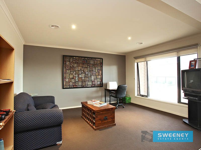 12 Gilmore Grove, Point Cook - Thumbnail 3