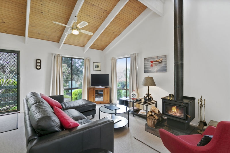 1/11-13 Belvedere Terrace LORNE VIC, Lorne - Thumbnail 2