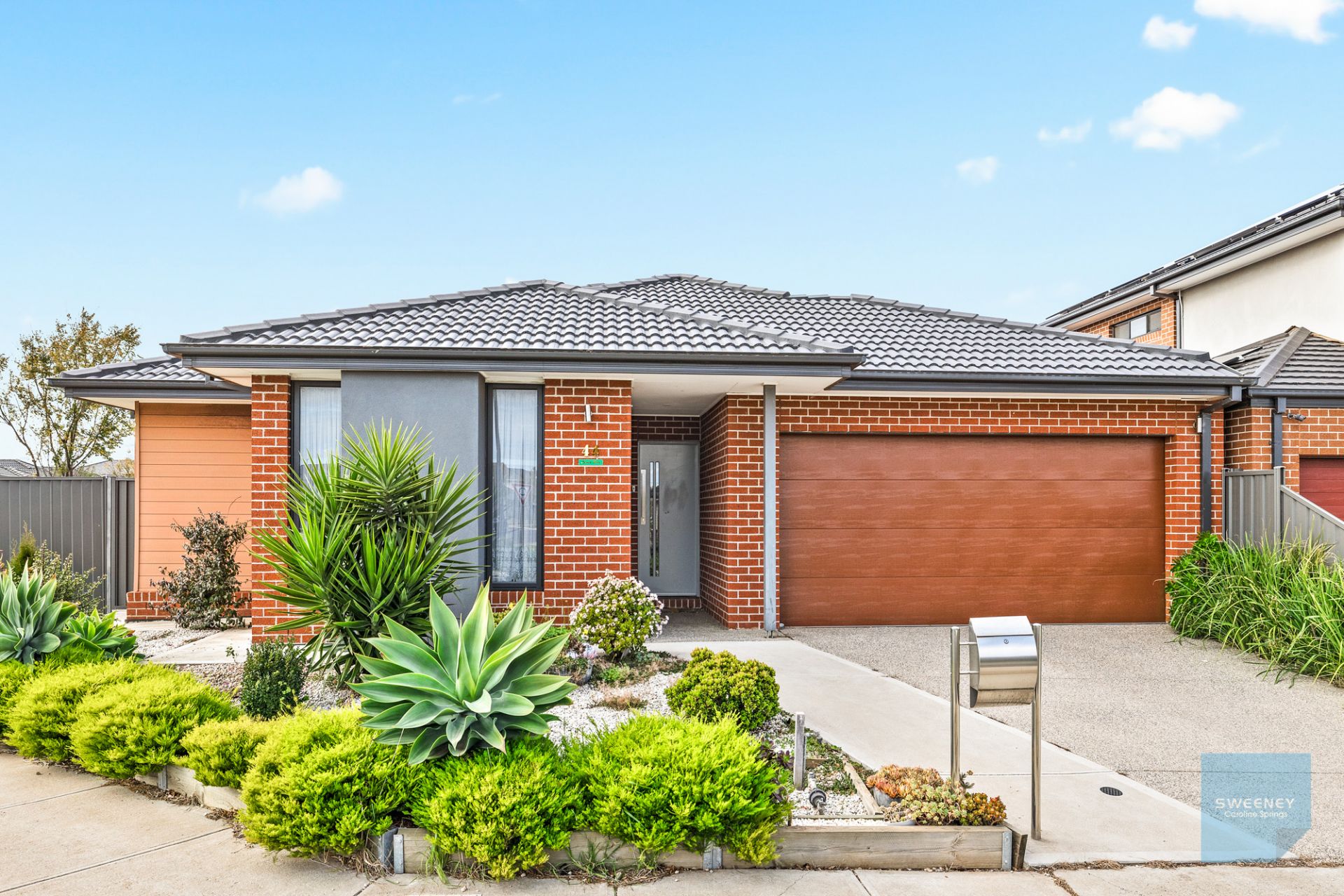 44 Lunar Way, Fraser Rise - Thumbnail 2