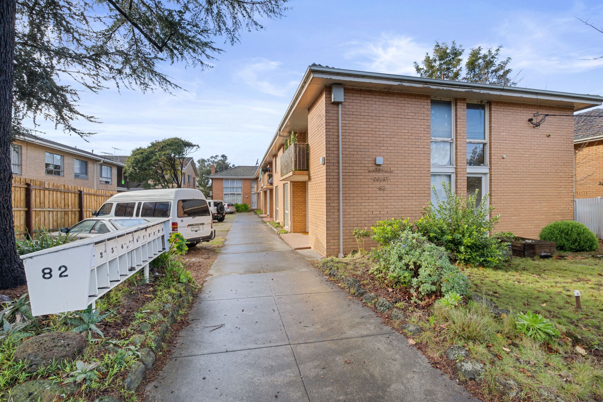 2 Bedroom Apartment In Sought After Suburb