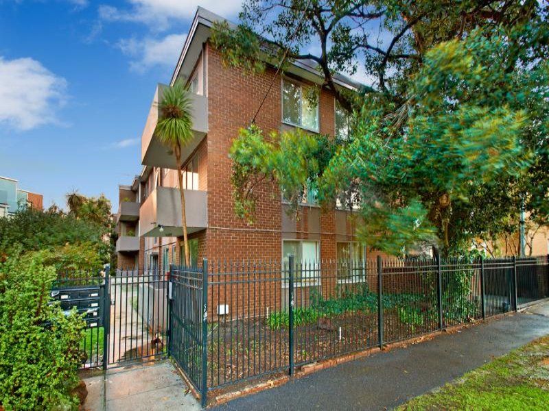 2/7 Dickens Street, Elwood - Thumbnail 2