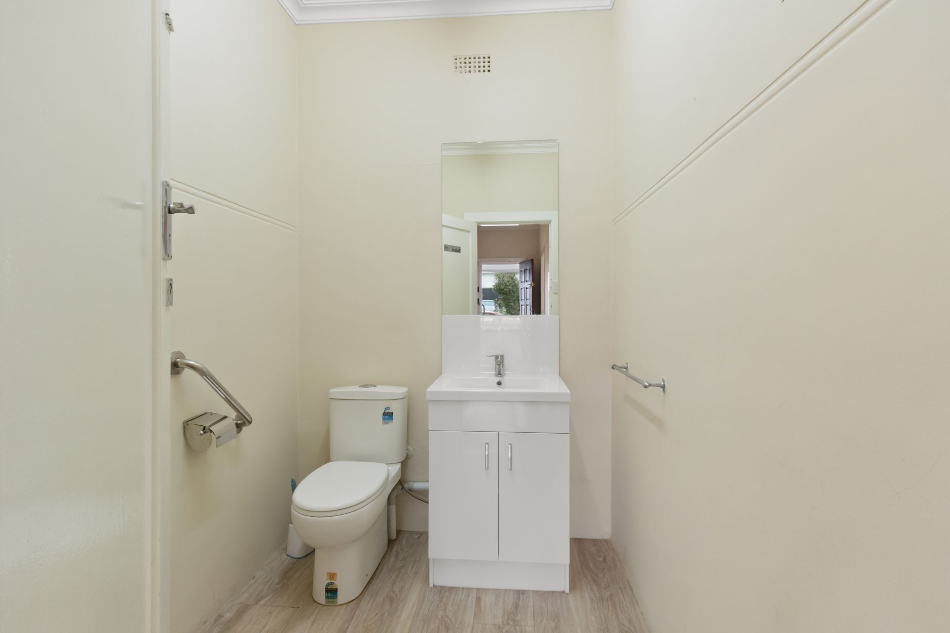 Spacious House in Ideal Locale - 9 MONTH LEASE