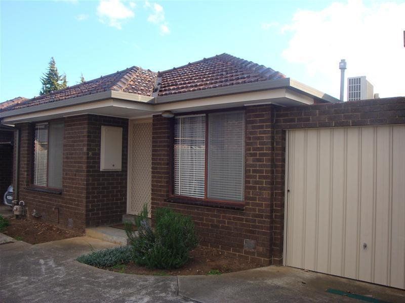 2/13 Dumbarton Street, Reservoir