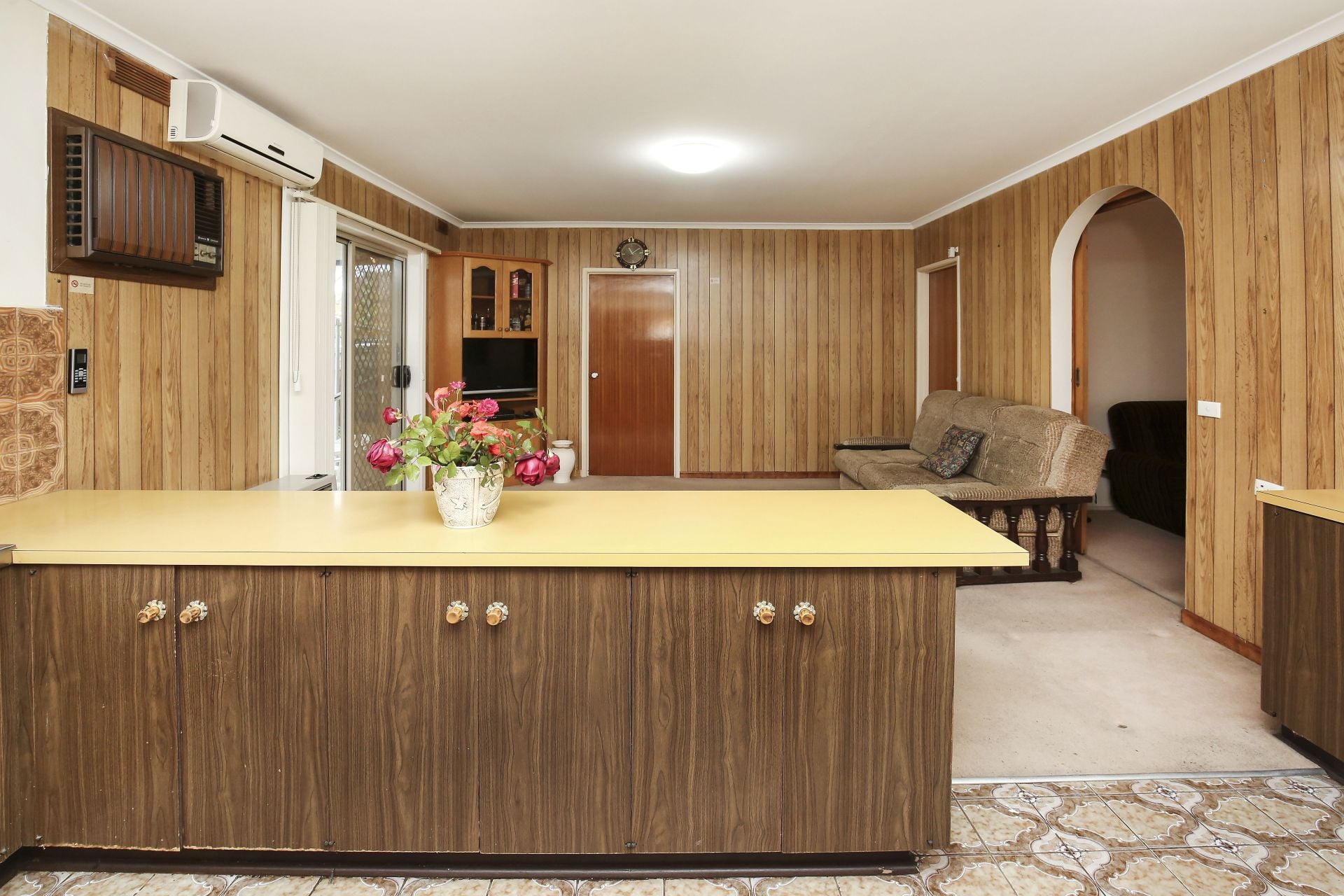 AFFORDABLE OPPORTUNITY, DESIRABLE LOCATION