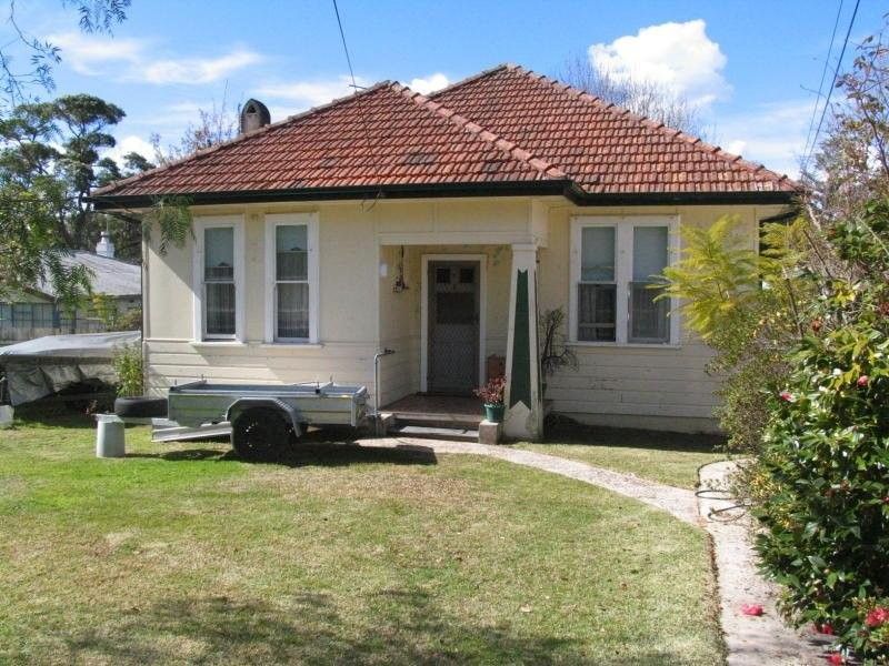 SOLD BY JOHN PYE REAL ESTATE 9476 0000