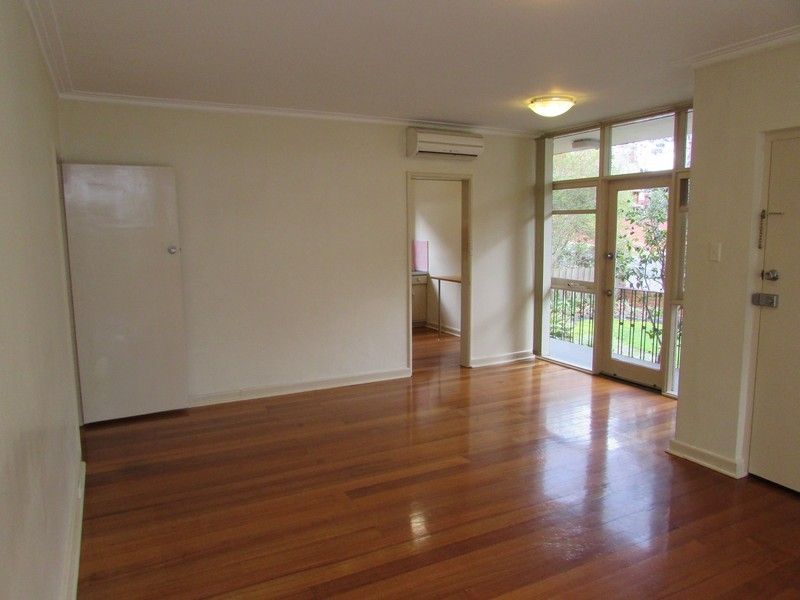 **Great Location in Picturesque Street**
