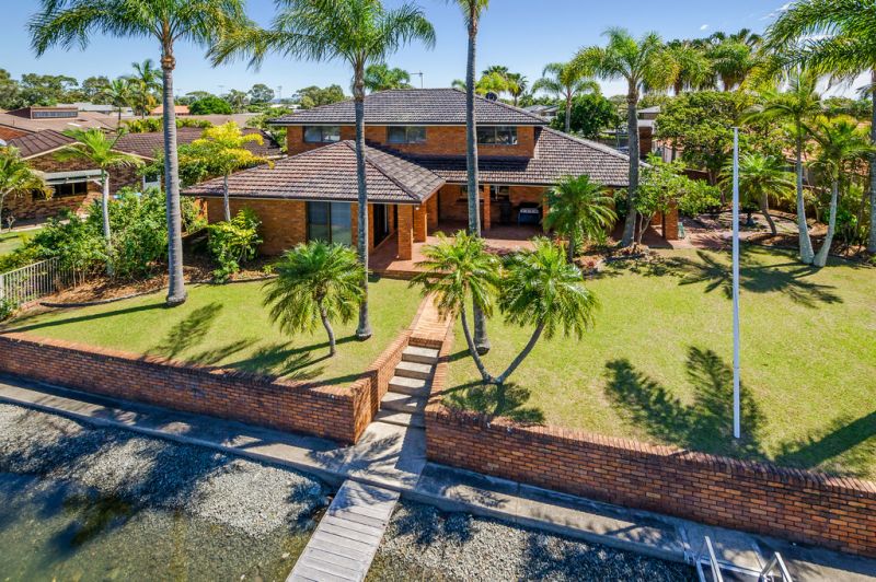 8 Kagi Court, Runaway Bay - Thumbnail 3