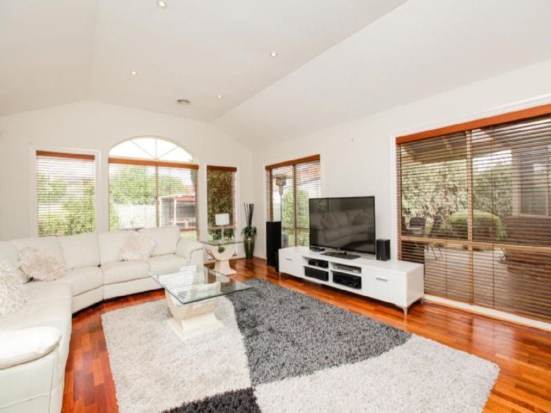 14 Stockton Drive, Cairnlea - Thumbnail 8