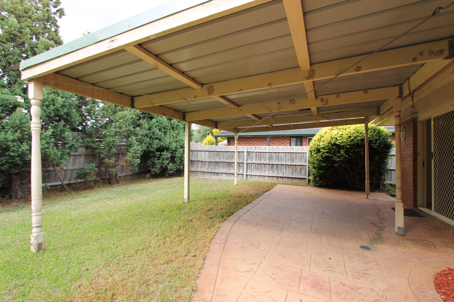 SPACIOUS HOME IN A GREAT LOCATION!!
